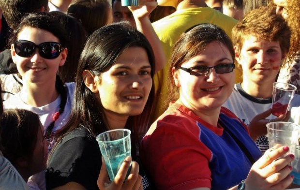 969571_594815100541387_332902578_n